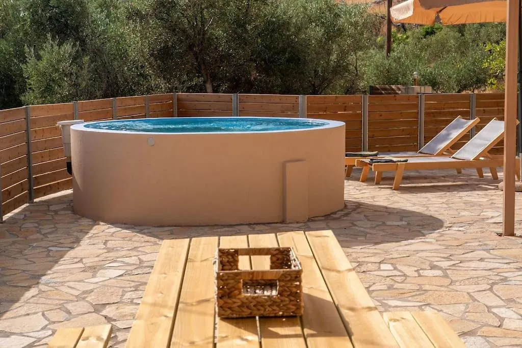 Tzortzatos Tiny Home Kourouklata 0*,