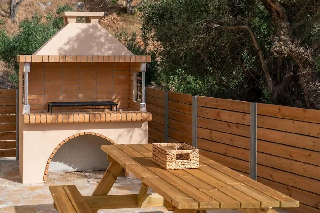Tzortzatos Tiny Home Kourouklata Holiday home