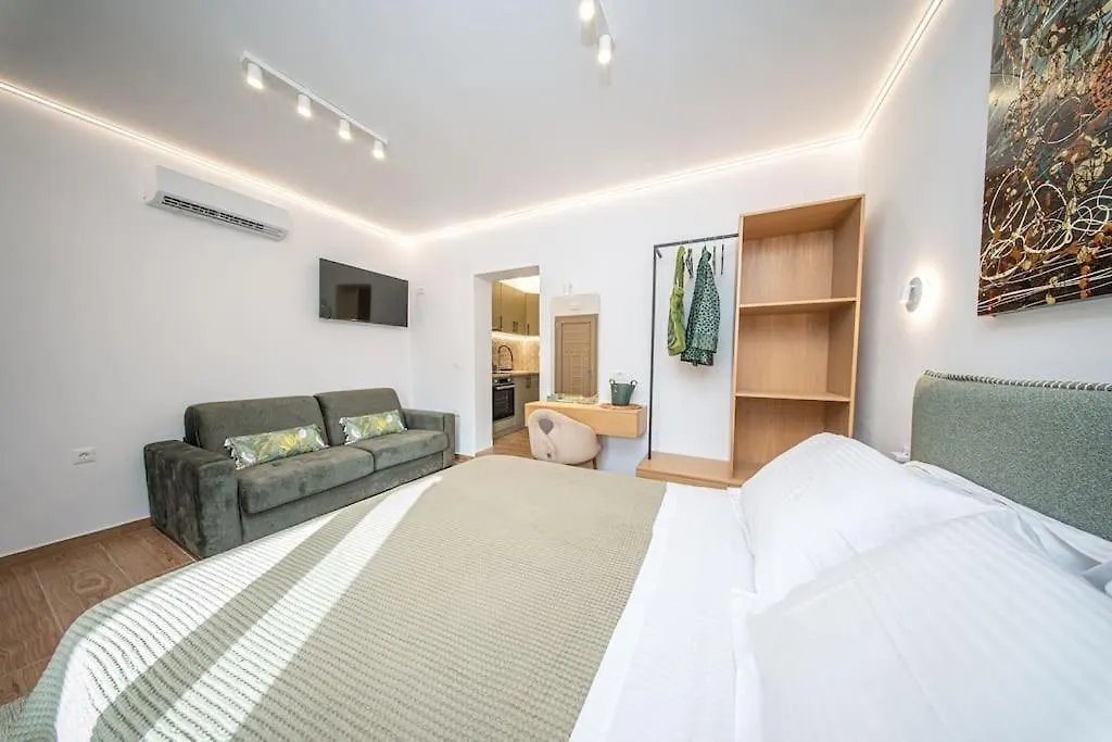 Holiday home Tzortzatos Tiny Home Kourouklata Greece