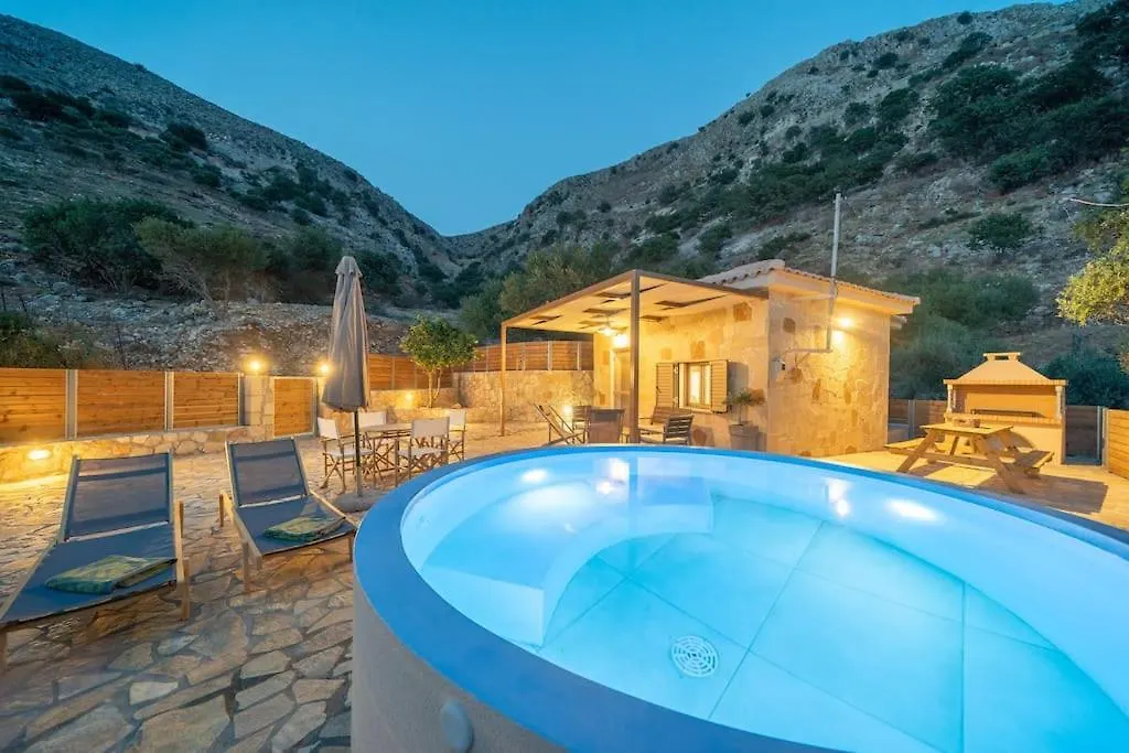 Holiday home Tzortzatos Tiny Home Kourouklata