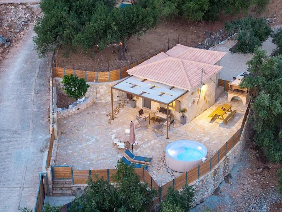 Tzortzatos Tiny Home Kourouklata
