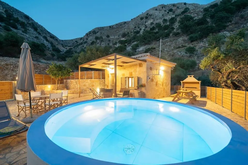 Tzortzatos Tiny Home Kourouklata Holiday home